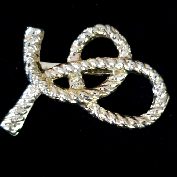 Vintage Mid Century Goldtone Rope Design Pretzel Bow Brooch Pin - Picture 3 of 10